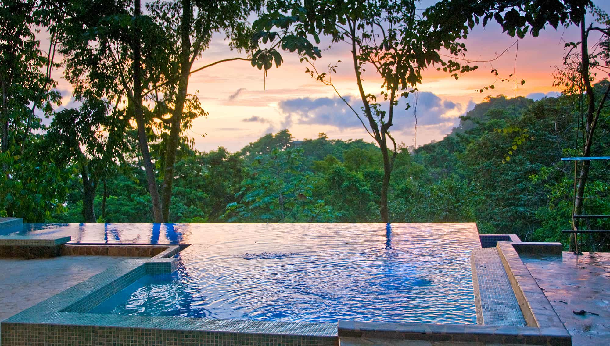 Rooftop Pool in Private Villa