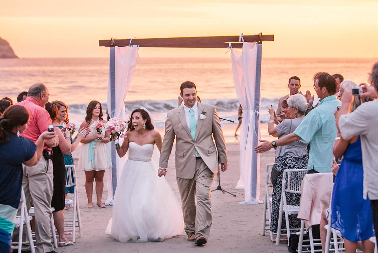 villa punto de vista wedding ceremony at sunset